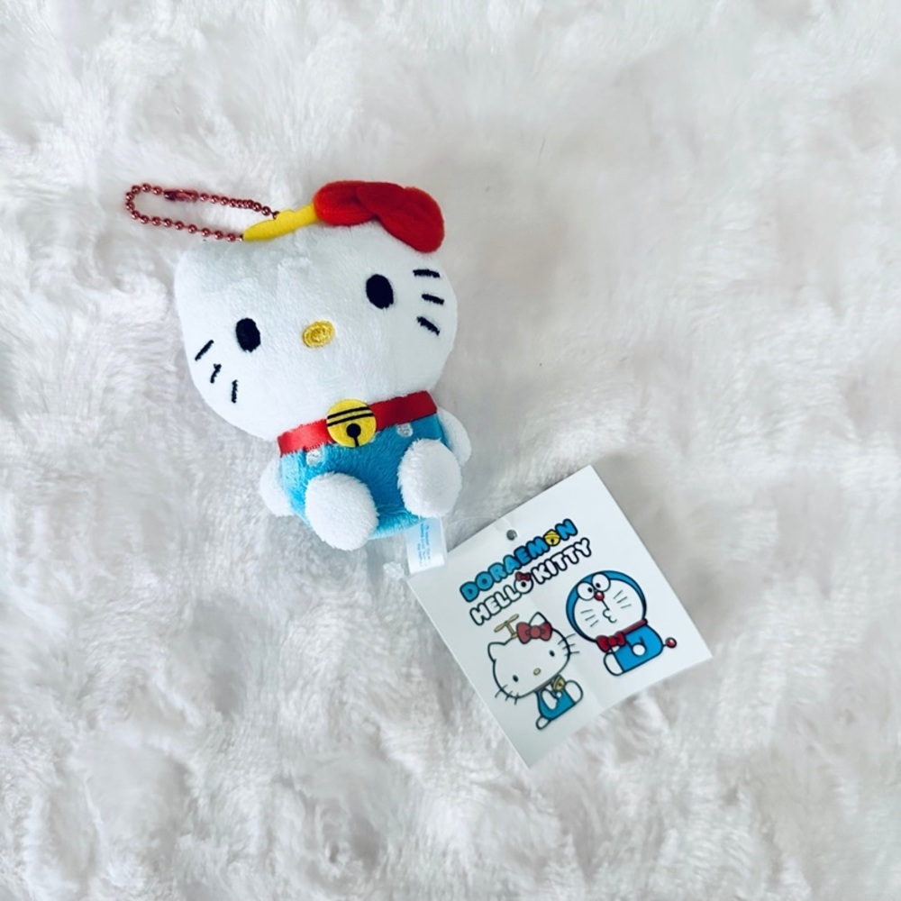 Hello kitty plush keychain